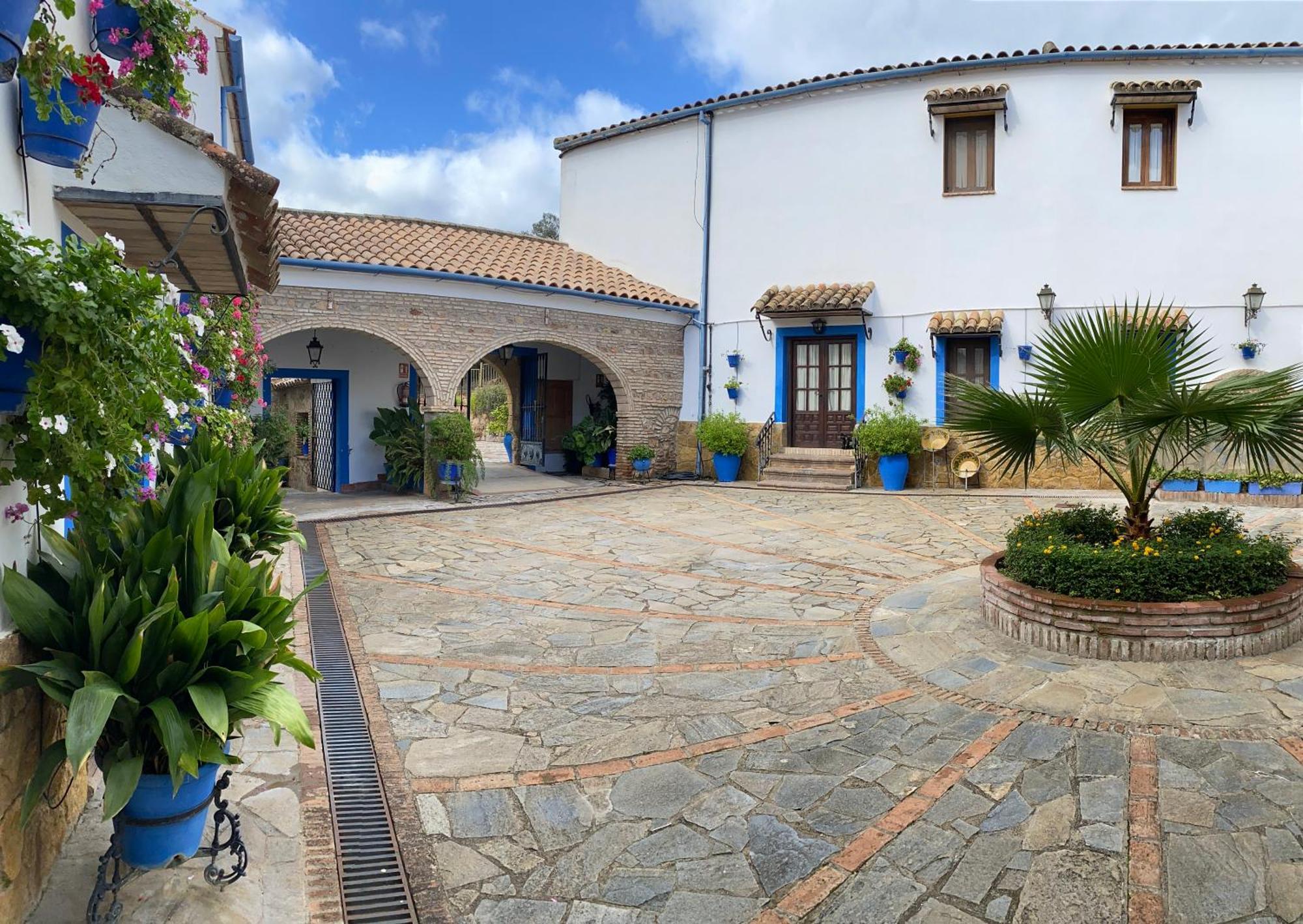 Apartamentos Turisticos Rurales Dos Fuentes Cordova Esterno foto